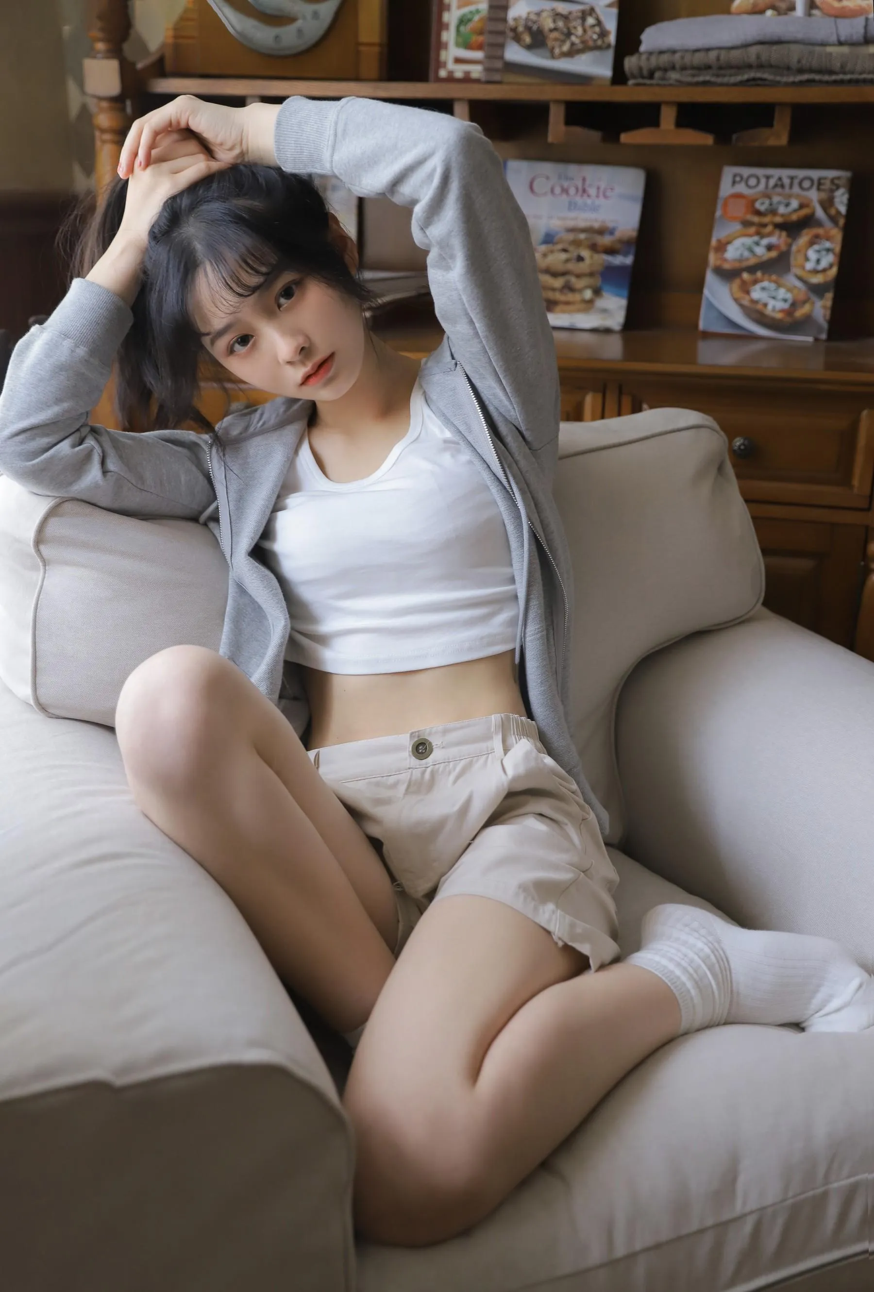 [YITUYU艺图语]2022.08.01 灰色轨迹 -春夏_ [23P]插图9